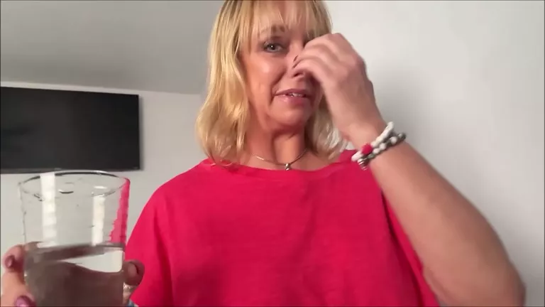 Mamá sexo al aire libre, Porno madrastra