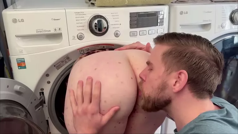 Guzate mame, Porno sa maćehom