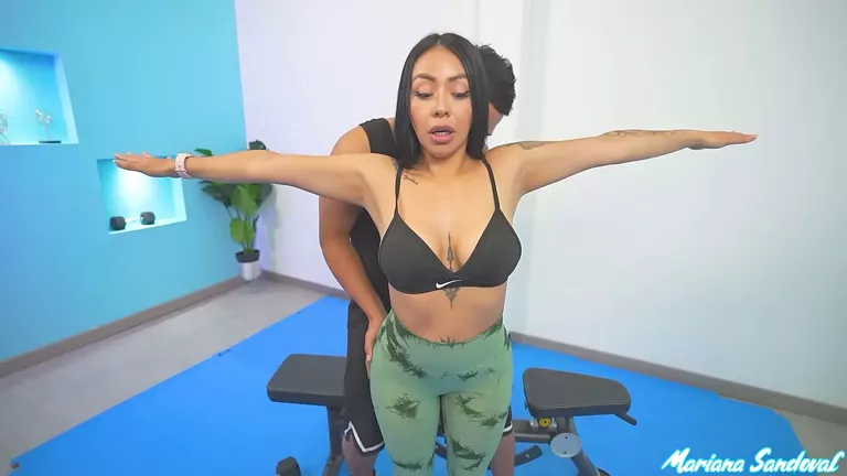 Fit mame, Latino mame, Zgodne MILF mame