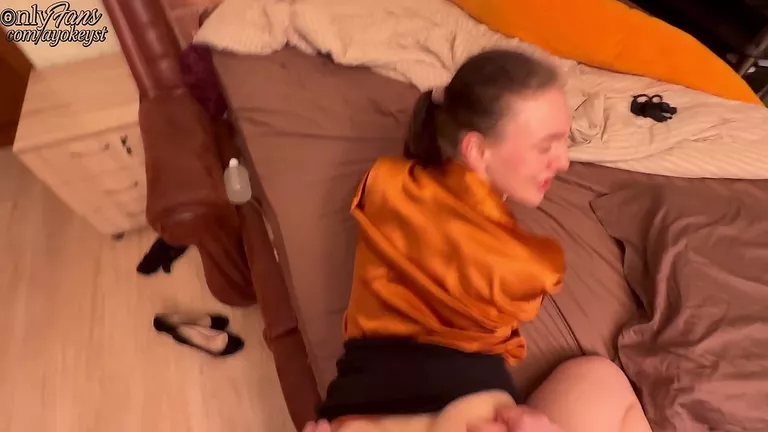 POV porno sa mamom, Sperma po maminom licu, Neverna supruga