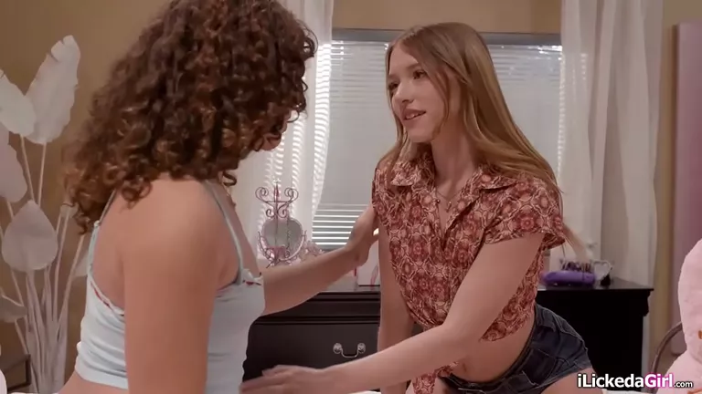 Ibu tiri lesbian, Bokep ibu tiri
