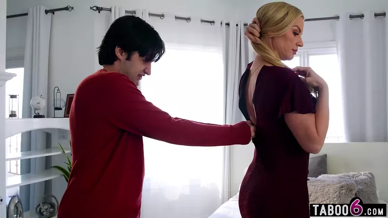 Zrele mame, Maćeha i pastorak, Porno s maćehom