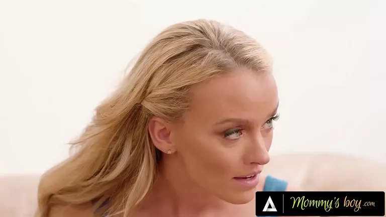 A mãe do meu amigo, Pornô madrasta