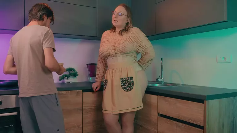 Vennens lækre mor, Mor squirter, Latina-mødre